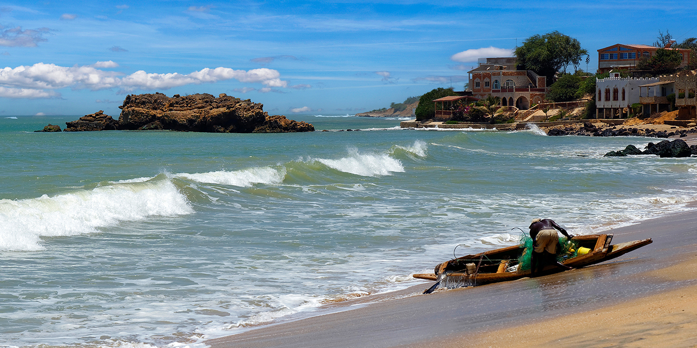 Pirogue de pêche sur une plage