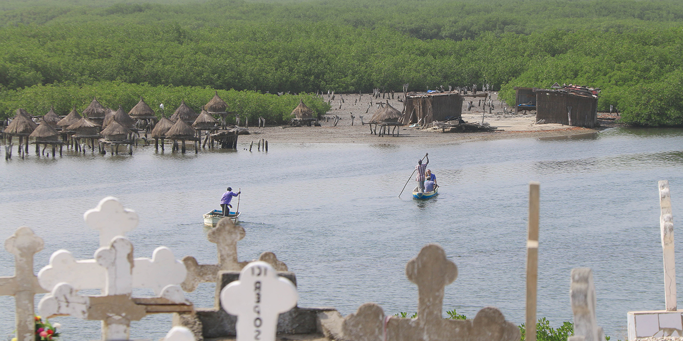 Visiter les greniers de l'île de Fadiouth au delta de Saloum au