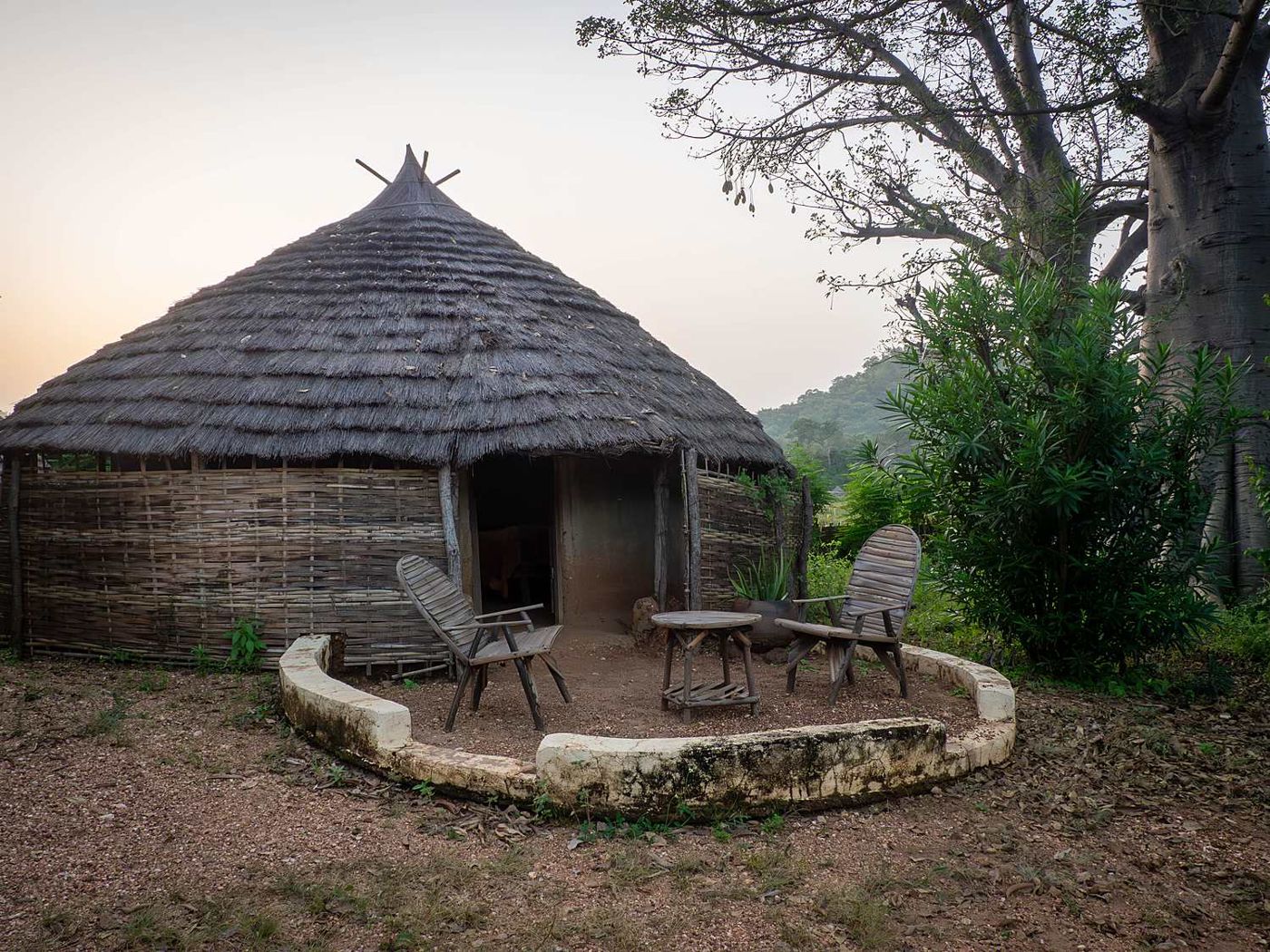 Djilapao: a sculpted house at the end of a *bolong*