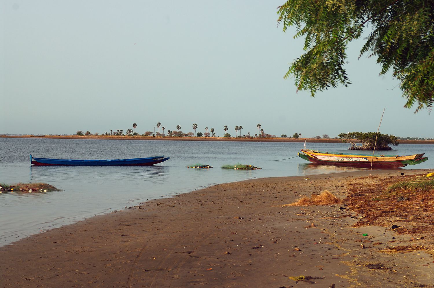 Embarcadere et pirogues ndangane Sénégal