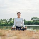 Séance de méditation pleine conscience à Dakar